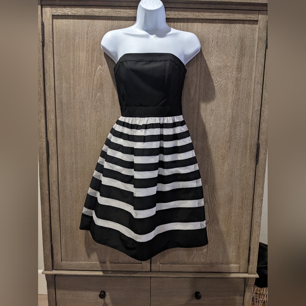 White House Black Market strapless dress